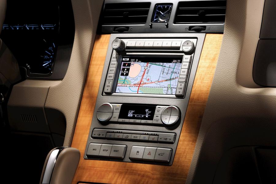  Lincoln Navigator 2006 года  (фото 18 из 82)